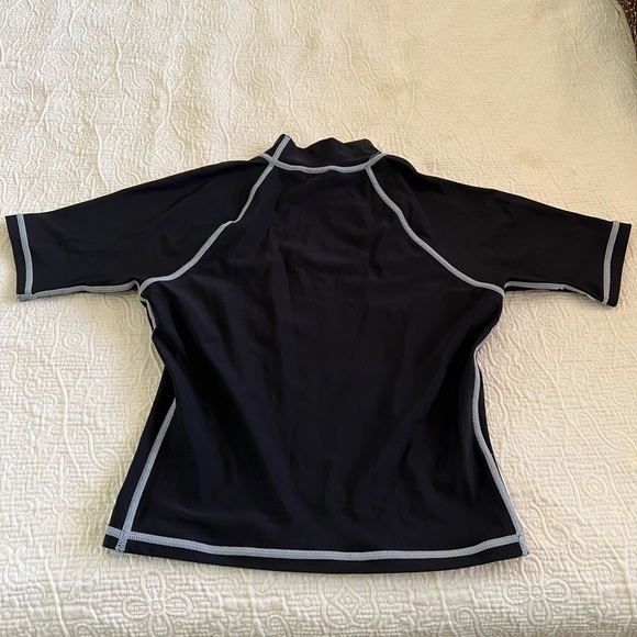 Roxy Rashguard - Picture 6 of 6